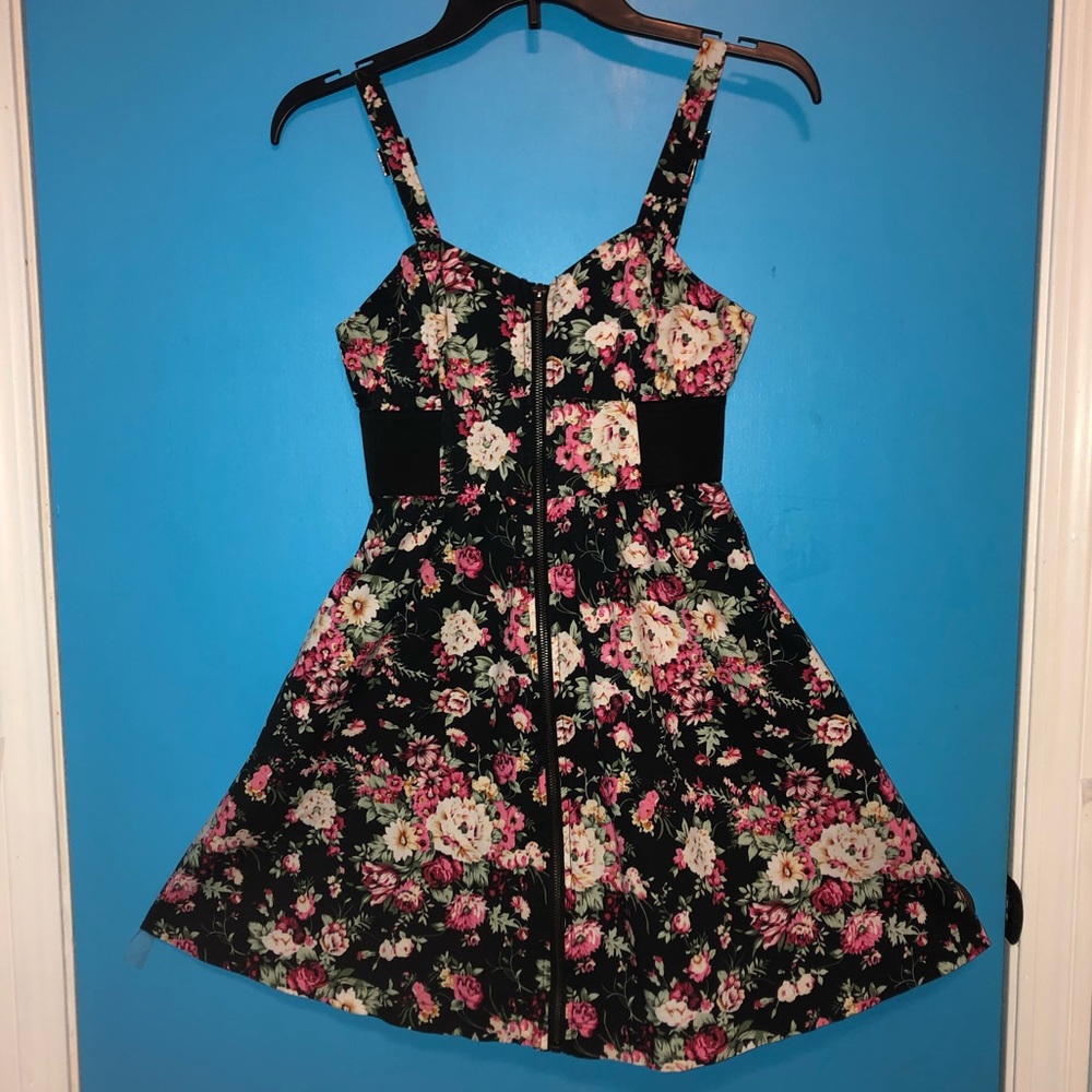 Chesley Floral Zipper Dress